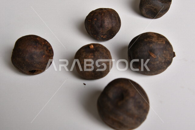  ثمار الجير الاسود المجفف, الليمون الاسود المجفف , توابل وبهارات مجففه 