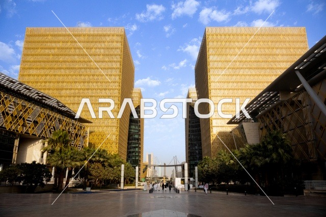 المدينة الرقمية في مدينة الرياض وخدمات شركات التكنولوجيا العالمية، الأبراج والمباني والمجمعات السكنية المتطورة، الفن الهندسي المعماري للمنشآت التجارية والمؤسسات التقنية المتقدمة، المعالم والأماكن المشهورة في المملكة، أولى المدن الذكية في السعودية