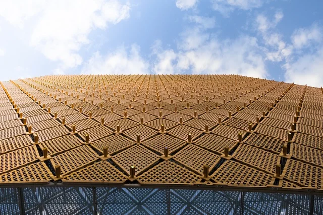 أولى المدن الذكية في السعودية، الأبراج والمباني والمجمعات السكنية المتطورة، الفن الهندسي المعماري للمنشآت التجارية والمؤسسات التقنية المتقدمة، المعالم والأماكن المشهورة في المملكة، المدينة الرقمية في مدينة الرياض وخدمات شركات التكنولوجيا العالمية