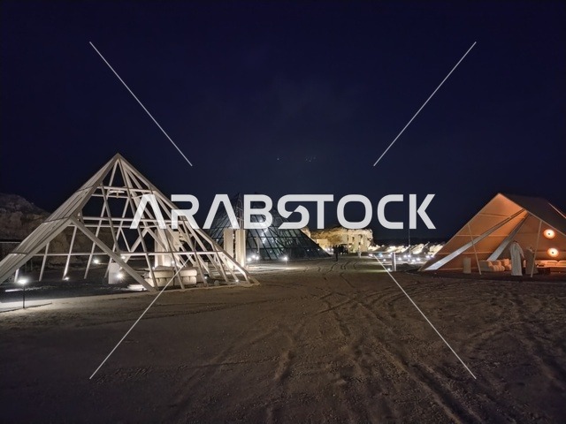 تصميم حديث يعكس الفخامة والرقي، مطعم ليفلز العصري في الكويت، أجواء راقية مريحة،  جلسات فاخرة بإطلالة مميزة، وجهة سياحية ومطعم فاخر لعشاق المأكولات العالمية في الكويت