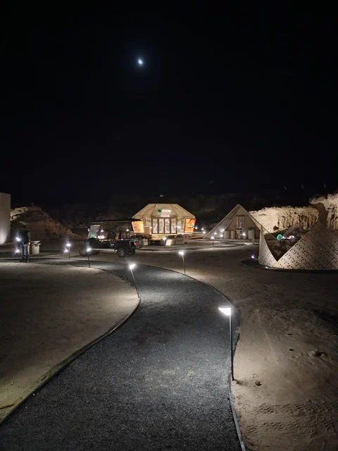 مطعم ليفلز العصري في الكويت، تصميم حديث يعكس الفخامة والرقي، أجواء راقية مريحة، جلسات فاخرة بإطلالة مميزة، وجهة سياحية ومطعم فاخر لعشاق المأكولات العالمية في الكويت مطعم ليفلز العصري في الكويت، تصميم حديث يعكس الفخامة والرقي، أجواء راقية مريحة، جلسات فاخرة بإطلالة مميزة، وجهة سياحية ومطعم فاخر لعشاق المأكولات العالمية في الكويت