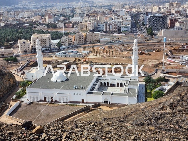 مسجد الخندق في المدينة المنورة، واحد من المساجد السبعة الأثرية القديمة، معلم إسلامي تاريخي ، طراز معماري قديم  ،  المعالم الدينية المقدسة ، تاريخ الإسلام والتراث الإسلامي في المملكة العربية السعودية.