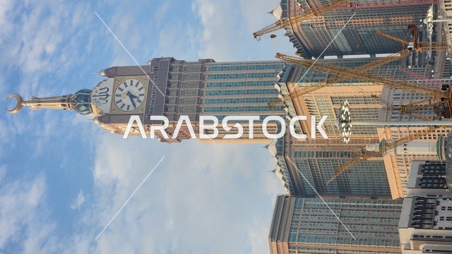 مبنى برج الساعة الملكي بالمسجد الحرام بمكة المكرمة  ، أطول برج ساعة في العالم ، معالم المملكة العربية السعودية