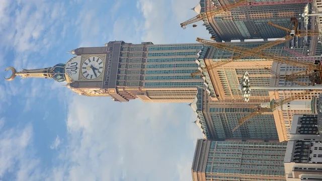 مبنى برج الساعة الملكي بالمسجد الحرام بمكة المكرمة  ، أطول برج ساعة في العالم ، معالم المملكة العربية السعودية
