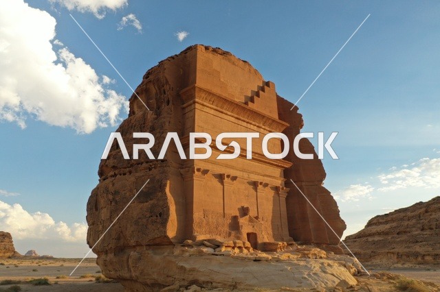 أماكن سياحية بالسعودية ، معالم تاريخية وأثرية قديمة في بلدة العلا القديمة ،الجمال التاريخي لقرية العلا التراثية بمدينة العلا غرب المملكة العربية السعودية ، مباني طينية قديمة ، حضارة العلا العربية الإسلامية القديمة ، محافظة العلا بالسعودية