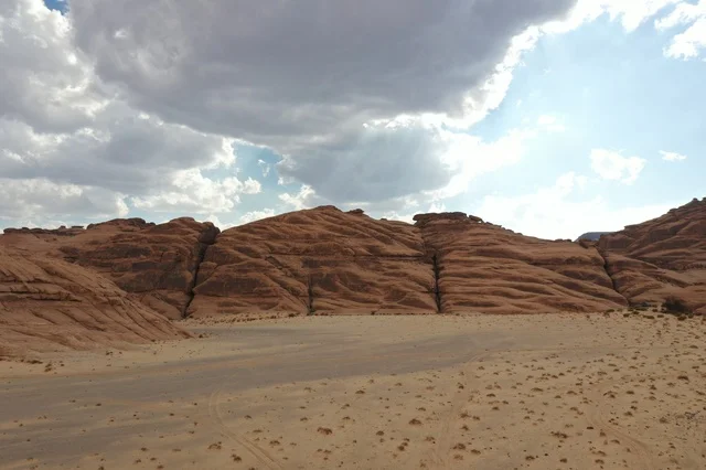 حضارة العلا العربية الإسلامية القديمة ، الجمال التاريخي لقرية العلا التراثية بمدينة العلا غرب المملكة العربية السعودية ، أماكن سياحية بالسعودية ، معالم تاريخية وأثرية قديمة في بلدة العلا القديمة ، مباني طينية قديمة ،محافظة العلا بالسعودية