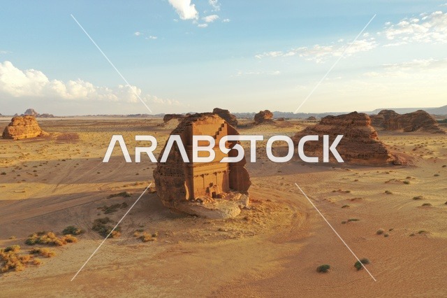 معالم تاريخية وأثرية قديمة في بلدة العلا القديمة ،الجمال التاريخي لقرية العلا التراثية بمدينة العلا غرب المملكة العربية السعودية ، أماكن سياحية بالسعودية ،  مباني طينية قديمة ، حضارة العلا العربية الإسلامية القديمة ، محافظة العلا بالسعودية