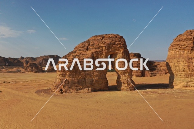 الجمال التاريخي لقرية العلا التراثية بمدينة العلا غرب المملكة العربية السعودية ، أماكن سياحية بالسعودية ، معالم تاريخية وأثرية قديمة في بلدة العلا القديمة ، مباني طينية قديمة ، حضارة العلا العربية الإسلامية القديمة ، محافظة العلا بالسعودية