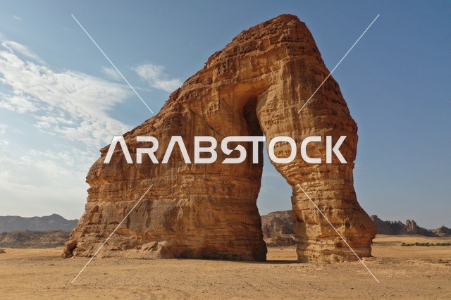 Tourist places in Saudi Arabia, the historical beauty of the heritage village of Al-Ula in the city of Al-Ula in the west of the Kingdom of Saudi Arabia, historical and archaeological landmarks in the old town of Al-Ula, ancient mud buildings, the ancient Arab Islamic civilization of Al-Ula, Al-Ula Governorate in Saudi Arabia.