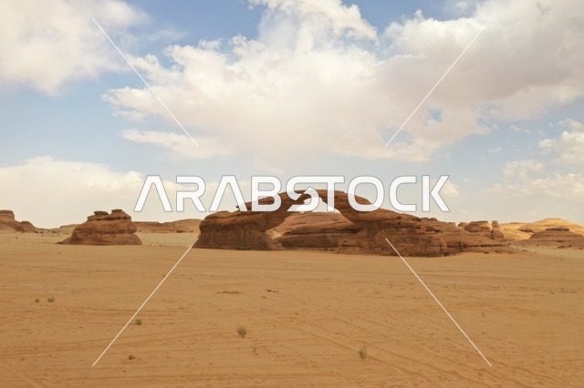 مباني طينية قديمة ،الجمال التاريخي لقرية العلا التراثية بمدينة العلا غرب المملكة العربية السعودية ، أماكن سياحية بالسعودية ، معالم تاريخية وأثرية قديمة في بلدة العلا القديمة ، حضارة العلا العربية الإسلامية القديمة ، محافظة العلا بالسعودية