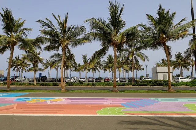 A picture of the colorful Jeddah Corniche walkway, the waterfront in the city of Jeddah, Saudi Arabia, the tourist attractions in the coastal city of Jeddah.