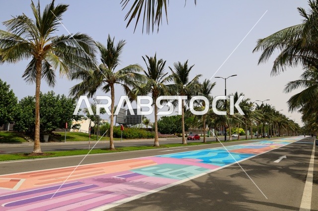 الواجهة البحرية في مدينة جدة بالمملكة العربية السعودية ،صورة لممشى كورنيش جدة الملون ، المعالم السياحية في المدينة الساحلية بجدة