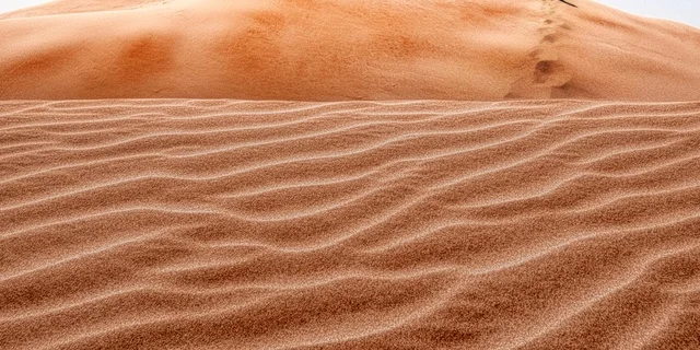 التلال والكثبان الرملية الناعمة, أماكن السياحة وقضاء الوقت الممتع, الطبيعة الصحراوية في مناطق دولة قطر, الاستمتاع بالمناظر الطبيعية في الصحاري القطرية