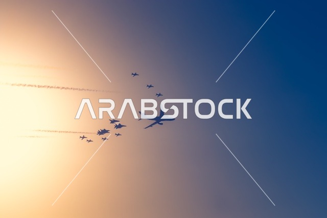 مجموعة طائرات سعوديه خضراء تحلق في السماء الزرقاء في المملكه العربيه السعوديهعرض جوي للطائرات في احتفالات اليوم الوطني السعودي ٢٣ سبتمبر ، فعاليات وانشطه ترفيهيه ،