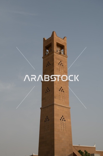 منارة مسجد سمحان ، حي سمحان بالدرعية، مكان سياحي تاريخي تراثي، المزارات الاثرية في الرياض، المنشآت الطينية المبنية على الطراز العربي القديم، الحضارة الاصيلة في المملكة العربية السعودية