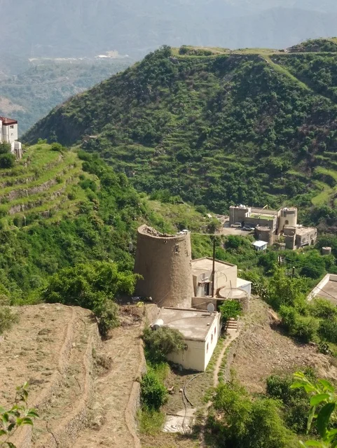 The distinctive landscapes, the enchanting nature in the province of Faifa in the Jazan region in the south of the Kingdom of Saudi Arabia, the famous tourist spots, the green plants and trees on the peaks and mountainous heights in the Jazan region.