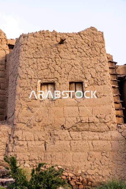 المنشأت التاريخية القديمة في قرية البطحاء في محافظة عسير في المملكة العربية السعودية, الحضارة والاصالة والتراث السعودي، معالم واماكن سياحية مشهورة, السياحة في القرى التراثية القديمة, الاحياء والبيوت الطينية الشعبية