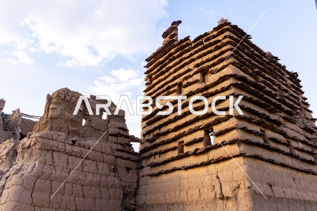 المنشأت التاريخية القديمة في قرية البطحاء في محافظة عسير في المملكة العربية السعودية, الحضارة والاصالة والتراث السعودي، معالم واماكن سياحية مشهورة, السياحة في القرى التراثية القديمة, الاحياء والبيوت الطينية الشعبية