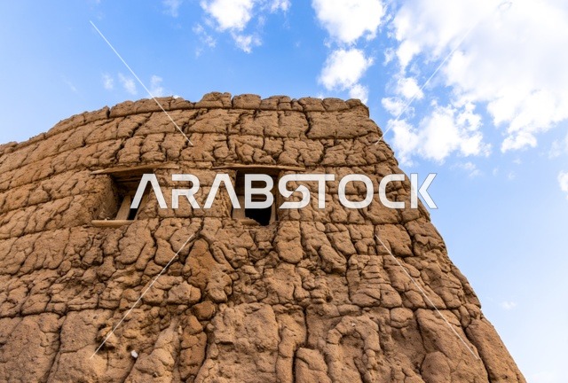 معالم واماكن سياحية مشهورة, السياحة في القرى التراثية القديمة, الاحياء والبيوت الطينية الشعبية, المنشأت التاريخية القديمة في قرية البطحاء في محافظة عسير في المملكة العربية السعودية, الحضارة والاصالة والتراث السعودي