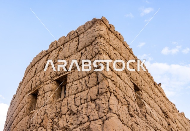 المنشأت التاريخية القديمة في قرية البطحاء في محافظة عسير في المملكة العربية السعودية, الحضارة والاصالة والتراث السعودي، معالم واماكن سياحية مشهورة, السياحة في القرى التراثية القديمة, الاحياء والبيوت الطينية الشعبية