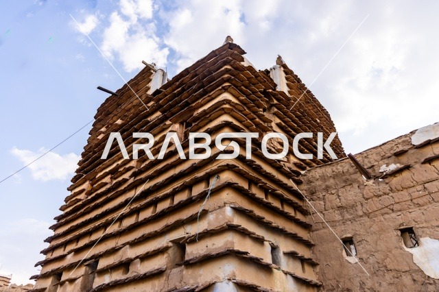 المنشأت التاريخية القديمة في قرية البطحاء في محافظة عسير في المملكة العربية السعودية, الحضارة والاصالة والتراث السعودي، معالم واماكن سياحية مشهورة, السياحة في القرى التراثية القديمة, الاحياء والبيوت الطينية الشعبية