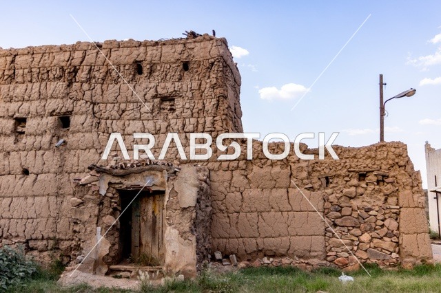 معالم واماكن سياحية مشهورة, السياحة في القرى التراثية القديمة, الاحياء والبيوت الطينية الشعبية, المنشأت التاريخية القديمة في قرية البطحاء في محافظة عسير في المملكة العربية السعودية, الحضارة والاصالة والتراث السعودي