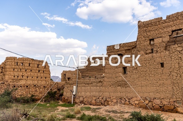 معالم واماكن سياحية مشهورة, السياحة في القرى التراثية القديمة, الاحياء والبيوت الطينية الشعبية, المنشأت التاريخية القديمة في قرية البطحاء في محافظة عسير في المملكة العربية السعودية, الحضارة والاصالة والتراث السعودي