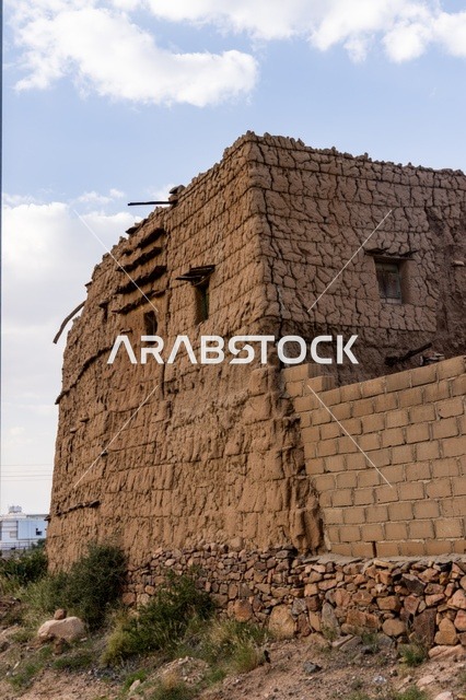 المنشأت التاريخية القديمة في قرية البطحاء في محافظة عسير في المملكة العربية السعودية, الحضارة والاصالة والتراث السعودي، معالم واماكن سياحية مشهورة, السياحة في القرى التراثية القديمة, الاحياء والبيوت الطينية الشعبية