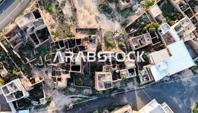 معالم واماكن سياحية مشهورة, السياحة في القرى التراثية القديمة, الاحياء والبيوت الطينية الشعبية, المنشأت التاريخية القديمة في قرية البطحاء في محافظة عسير في المملكة العربية السعودية, الحضارة والاصالة والتراث السعودي