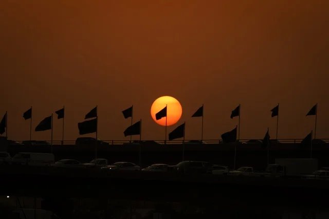 ذكرى اليوم الوطني السعودي 23 سبتمبر, الفخر والاعتزاز والانتماء للوطن, فعالية احتفالية ترفيهية, يوم العلم السعودي 11 مارس, أجواء الاحتفالات بالذكرى 95 في الشوارع العامة في الليل, الاحتفال بالأعياد والمناسبات الوطنية