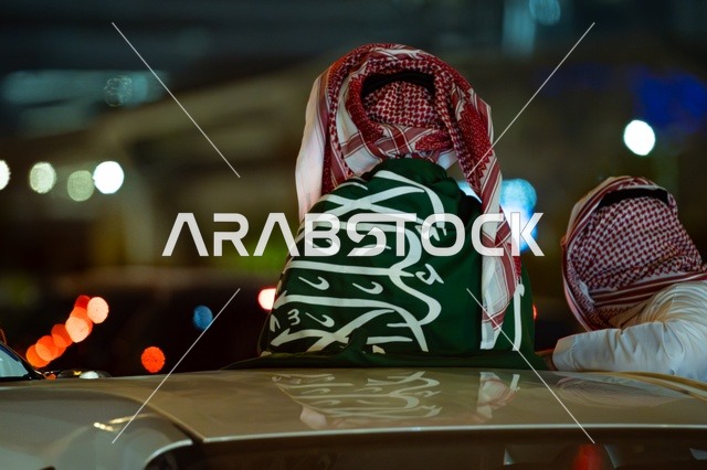 ذكرى اليوم الوطني السعودي 23 سبتمبر, الفخر والاعتزاز والانتماء للوطن, فعالية احتفالية ترفيهية, يوم العلم السعودي 11 مارس, أجواء الاحتفالات بالذكرى 95 في الشوارع العامة في الليل, الاحتفال بالأعياد والمناسبات الوطنية