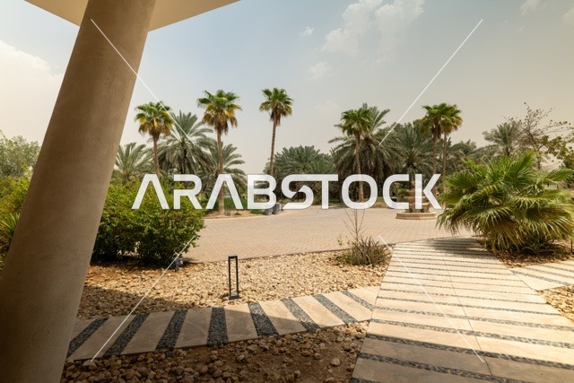 مشروع واجهة الرياض، اماكن الجلوس الخارجية في واجهه روشن في النهار، مكان ومنطقة ترفيهيه سياحية في المملكة العربية السعودية، أنشطة وفعاليات عائلية مسلية، مراكز التسلية والترفيه والتسوق التجاري في مدينة الرياض