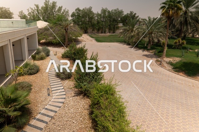 مراكز التسلية والترفيه والتسوق التجاري في مدينة الرياض، مشروع واجهة الرياض، اماكن الجلوس الخارجية في واجهه روشن في النهار، مكان ومنطقة ترفيهيه سياحية في المملكة العربية السعودية، أنشطة وفعاليات عائلية مسلية
