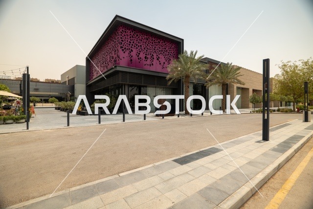 مشروع واجهة الرياض، اماكن الجلوس الخارجية في واجهه روشن في النهار، مكان ومنطقة ترفيهيه سياحية في المملكة العربية السعودية، أنشطة وفعاليات عائلية مسلية، مراكز التسلية والترفيه والتسوق التجاري في مدينة الرياض