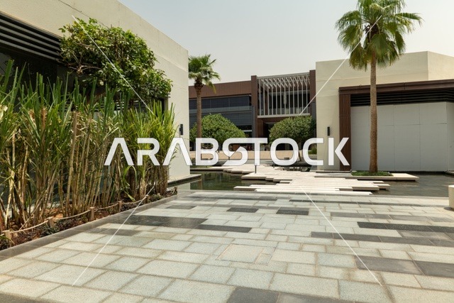 مشروع واجهة الرياض، اماكن الجلوس الخارجية في واجهه روشن في النهار، مكان ومنطقة ترفيهيه سياحية في المملكة العربية السعودية، أنشطة وفعاليات عائلية مسلية، مراكز التسلية والترفيه والتسوق التجاري في مدينة الرياض