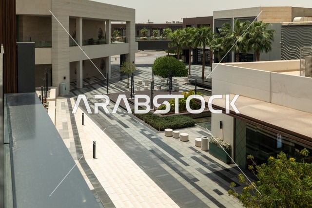 مراكز التسلية والترفيه والتسوق التجاري في مدينة الرياض، مشروع واجهة الرياض، اماكن الجلوس الخارجية في واجهه روشن في النهار، مكان ومنطقة ترفيهيه سياحية في المملكة العربية السعودية، أنشطة وفعاليات عائلية مسلية