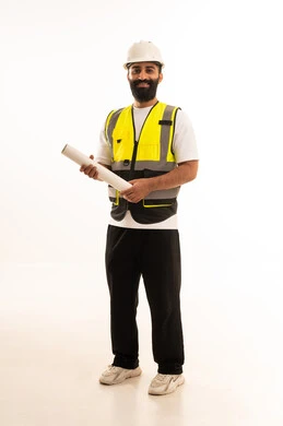 العمل في مجال الهندسة، مفهوم الانشاءات المعمارية، بورتريه لمهندس عربي خليجي عماني يرتدي الزي الكاجوال والخوزة وسترة الحماية يمسك بيديه المخطط، مهنة ووظيفة للشباب في سلطنة عمان، الإشراف على مخططات المشاريع الهندسية، الجسم بالطول الكامل، خلفية بيضاء العمل في مجال الهندسة، مفهوم الانشاءات المعمارية، بورتريه لمهندس عربي خليجي عماني يرتدي الزي الكاجوال والخوزة وسترة الحماية يمسك بيديه المخطط، مهنة ووظيفة للشباب في سلطنة عمان، الإشراف على مخططات المشاريع الهندسية، الجسم بالطول الكامل، خلفية بيضاء