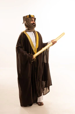 The anniversary of the establishment of the first Saudi state is on February 22, the commemoration of Saudi National Day is on September 23, a portrait of an Arab Saudi Gulf man wearing a bisht, ghutrah, and agal on the founding day holding a sword in his hand, the day we began 1727 AD. The anniversary of the establishment of the first Saudi state is on February 22, the commemoration of Saudi National Day is on September 23, a portrait of an Arab Saudi Gulf man wearing a bisht, ghutrah, and agal on the founding day holding a sword in his hand, the day we began 1727 AD.