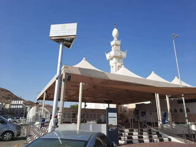 مسجد الجعرانة على طريق مكة ،الطائف خلال النهار، ، المعالم والمساجد الإسلامية والاثرية في السعودية، العبادة والتقرب الى الله