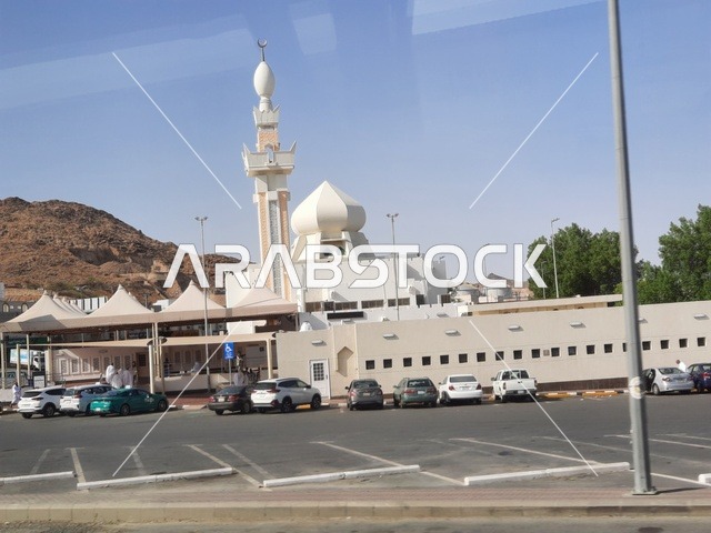 مسجد الجعرانة على طريق مكة ،الطائف خلال النهار، ، المعالم والمساجد الإسلامية والاثرية في السعودية، العبادة والتقرب الى الله