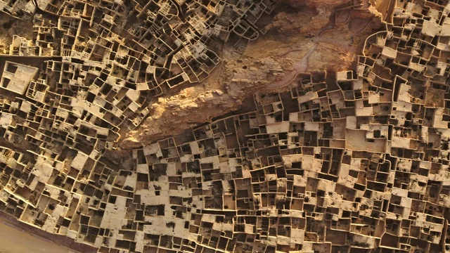 المعالم والاماكن السياحية المشهورة, صورة جوية علوية للبيوت الطينية في قرية اشيقر التراثية في محافظة شقراء بمدينة الرياض, الحضارة التاريخية القديمة في المملكة العربية السعودية