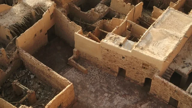 المعالم والاماكن السياحية المشهورة, صورة مقربة جوية علوية للبيوت الطينية في قرية اشيقر التراثية في محافظة شقراء بمدينة الرياض, الحضارة التاريخية القديمة في المملكة العربية السعودية المعالم والاماكن السياحية المشهورة, صورة مقربة جوية علوية للبيوت الطينية في قرية اشيقر التراثية في محافظة شقراء بمدينة الرياض, الحضارة التاريخية القديمة في المملكة العربية السعودية