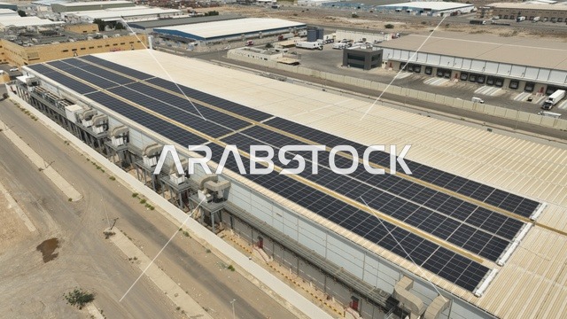 تطوير البنية التحتية لتوليد الكهرباء, محطات الطاقات الشمسية المتجددة, مفهوم انتاج الطاقة البديلة الصديقة للبيئة في المملكة العربية السعودي, تصوير درون جوي للألواح الكهروضوئية