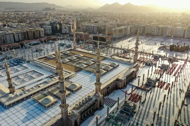 The Prophet's Mosque in Medina, Saudi Arabia, is a sacred Islamic place, Islamic worship and practices, and Islamic religious landmarks. The Prophet's Mosque in Medina, Saudi Arabia, is a sacred Islamic place, Islamic worship and practices, and Islamic religious landmarks.