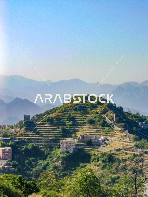 الطبيعة الساحرة والجبال الشاهقة في محافظة فيفاء بمنطقة جازان جنوب المملكة العربية السعودية، السياحة فى السعودية ، القمم والمرتفات والتكوينات الصخرية