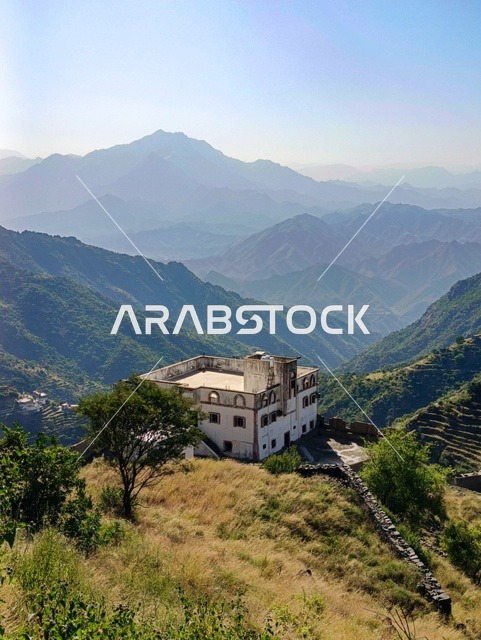 الطبيعة الساحرة والجبال الشاهقة في محافظة فيفاء بمنطقة جازان جنوب المملكة العربية السعودية، السياحة فى السعودية ، القمم والمرتفات والتكوينات الصخرية