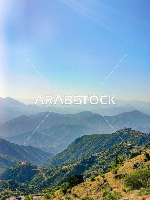 القمم والمرتفعات و التكوينات الصخرية،  الطبيعة  والجبال الشاهقة في محافظة فيفاء بمنطقة جازان جنوب المملكة العربية السعودية