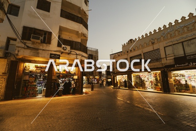 أسواق شعبية  في جدة، المعالم التاريخية في حي البلد، أماكن سياحية تراثية شعبية في المملكة العربية السعودية، الرواشين القديمه في المدينة التاريخية في جدة،  تصميم معماري عربي و إسلامي قديم،  مناطق جذب واستقطاب السياح