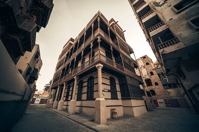 The old rawashin in the historical city of Jeddah, an ancient Arab and Islamic architectural design, the heritage houses in the historical district of Jeddah, popular heritage tourist spots in the Kingdom of Saudi Arabia, the historical landmarks in the Al-Balad neighborhood.