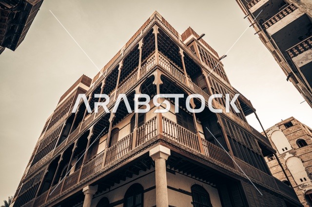 الرواشين القديمه في المدينة التاريخية في جدة، تصميم معماري عربي و إسلامي قديم، البيوت الأثرية في البلد التاريخي في جدة, أماكن سياحية تراثية شعبية في المملكة العربية السعودية، المعالم التاريخية في حي البلد